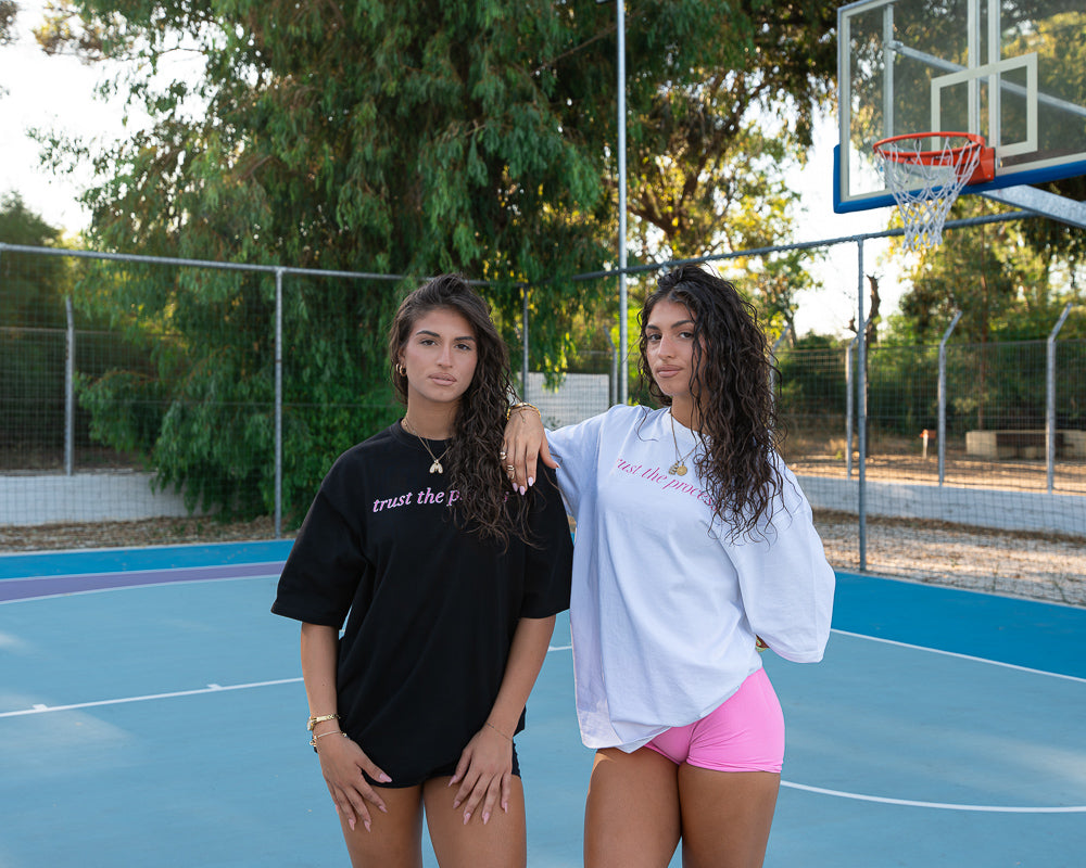 "TRUST THE PROCESS" - OVERISZE T-SHIRT