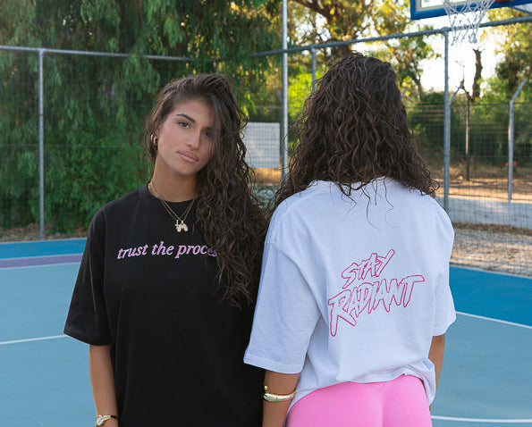"TRUST THE PROCESS" - OVERISZE T-SHIRT
