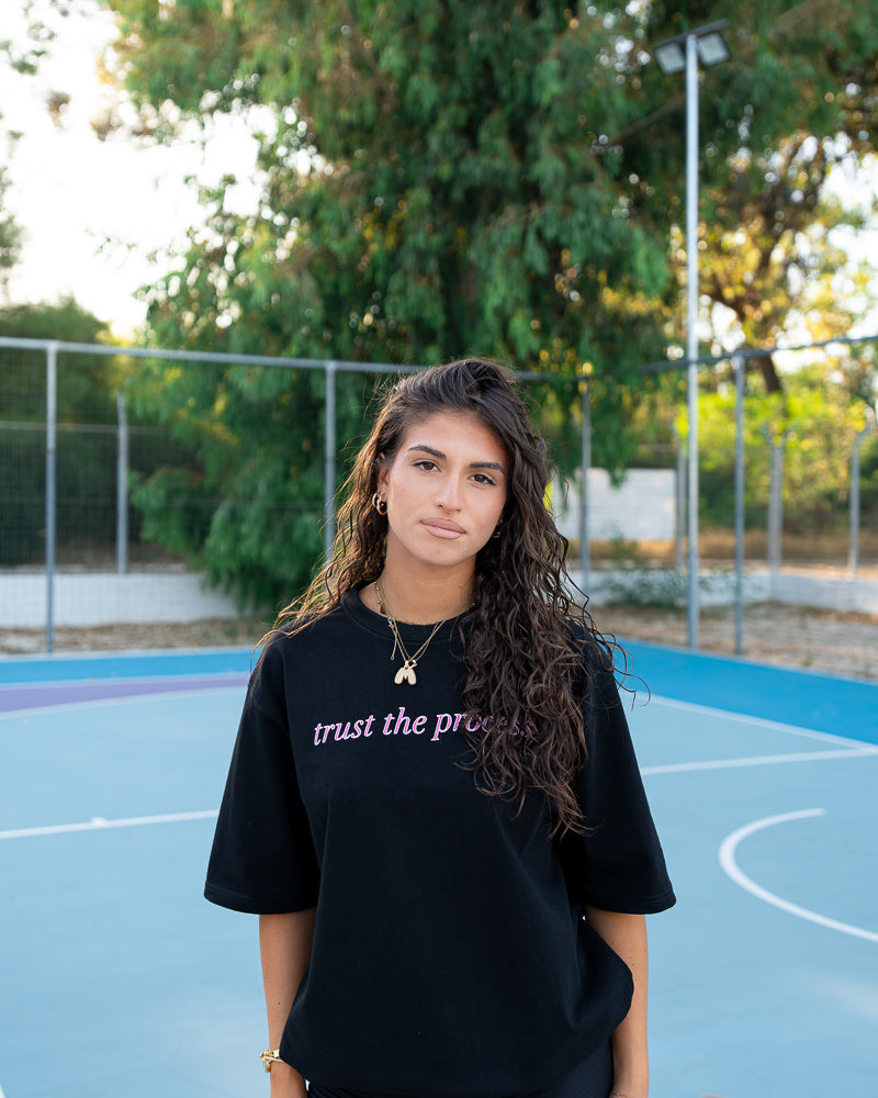 "TRUST THE PROCESS" - OVERISZE T-SHIRT