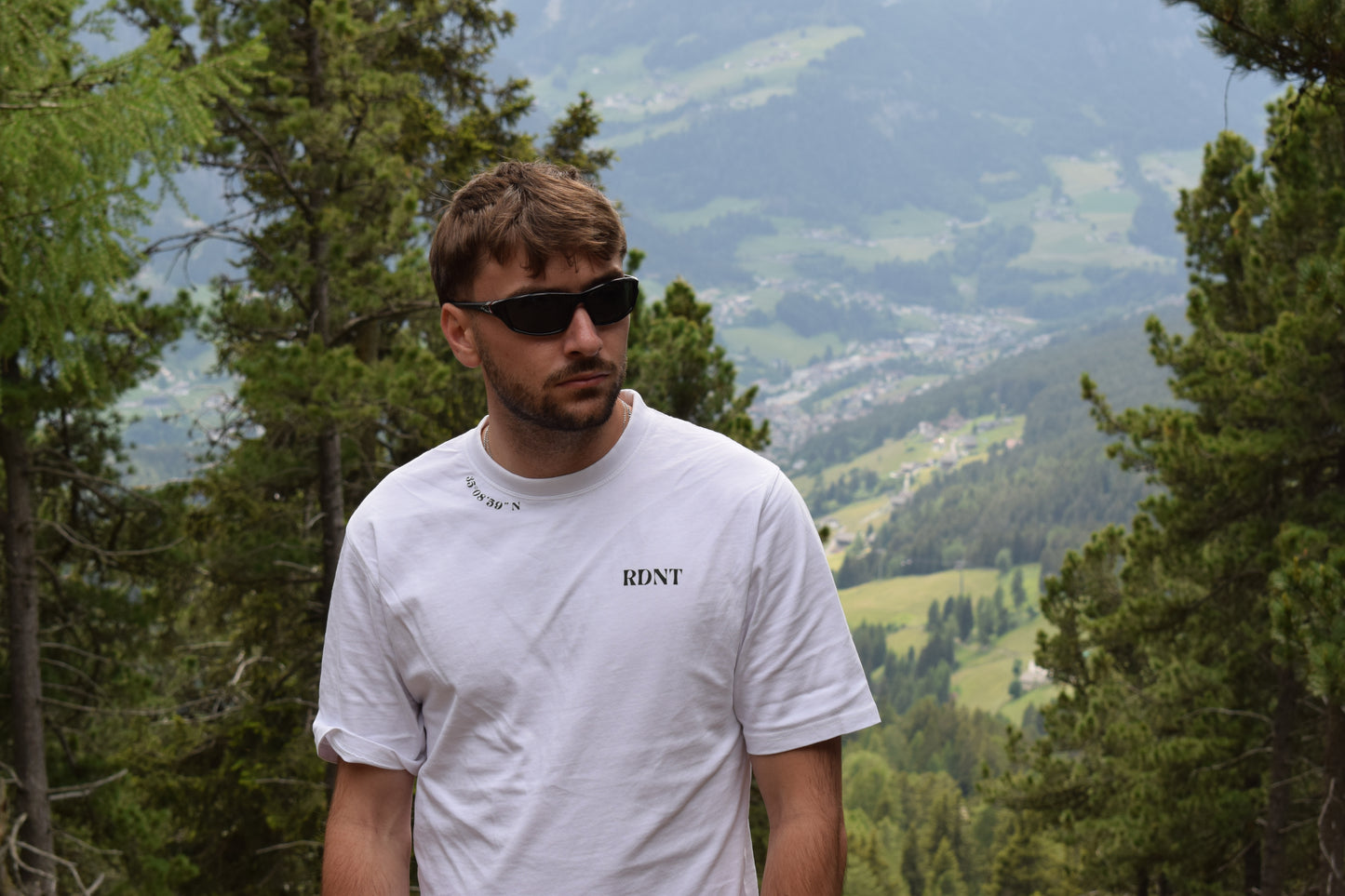 "THE SUMMIT" OVERSIZE T-SHIRT