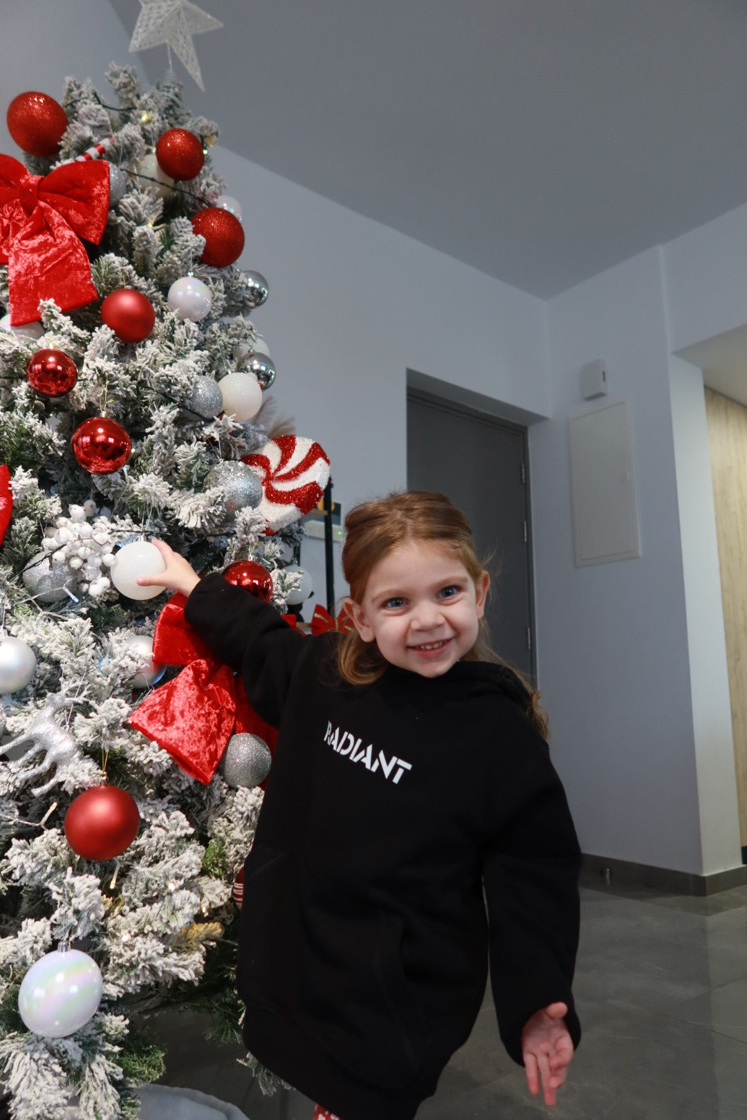 KIDS SIGNATURE RADIANT HOODIE